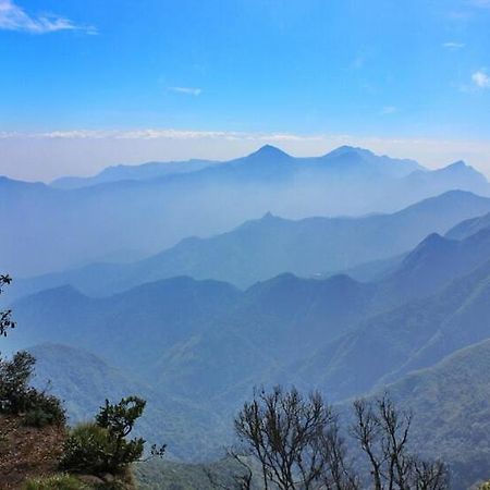 Aura Crimson Vistas Hotell Kodaikanal Exteriör bild