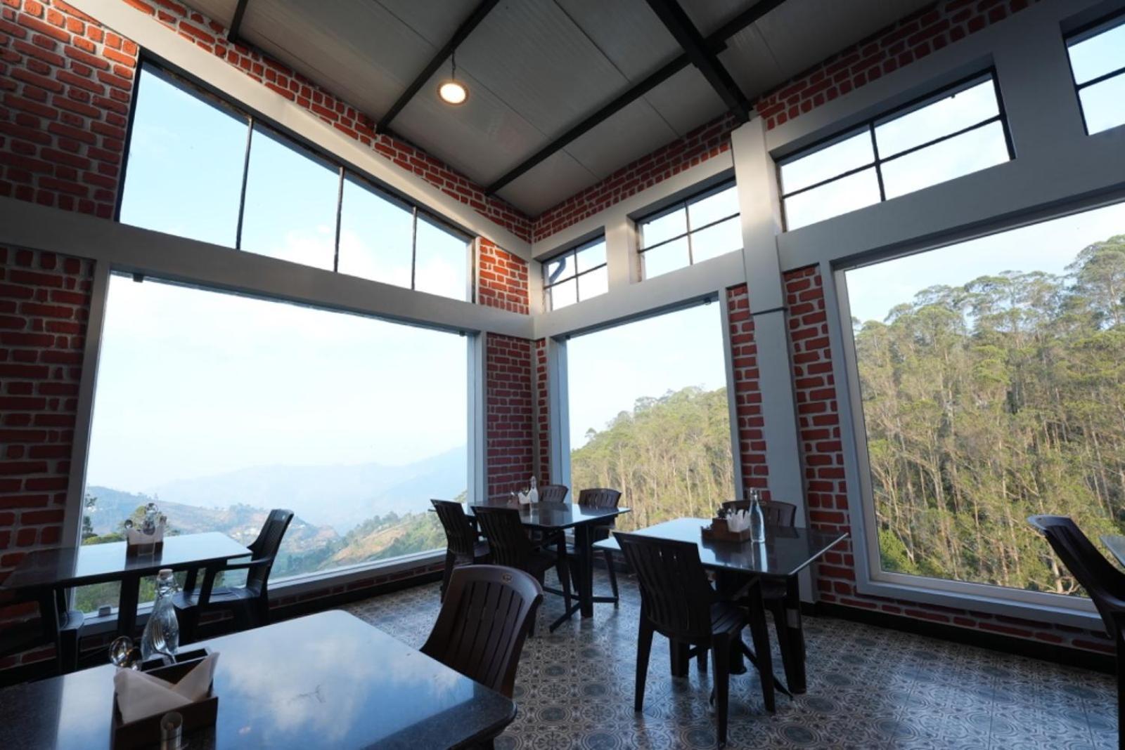 Aura Crimson Vistas Hotell Kodaikanal Exteriör bild