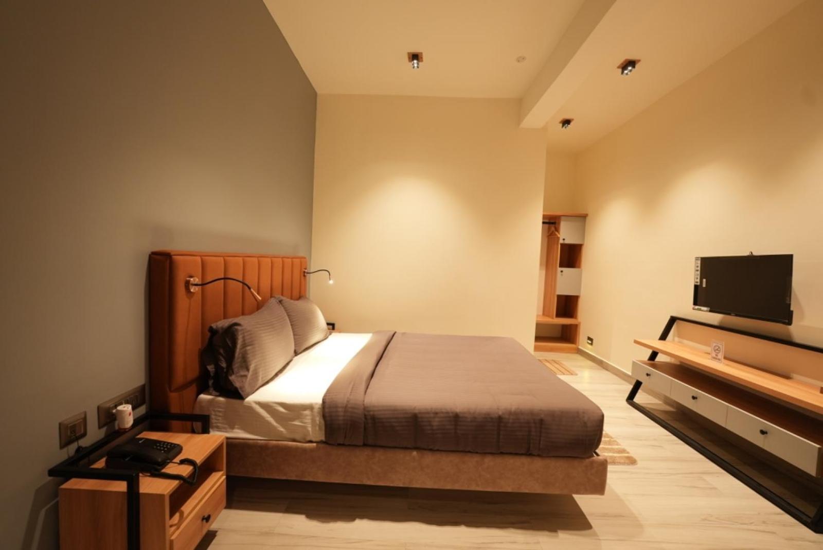 Aura Crimson Vistas Hotell Kodaikanal Rum bild